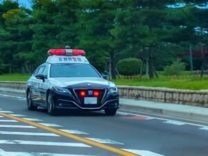 220系クラウンパトカーの数字はどう発音する？