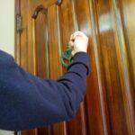 受信契約を確認する人を「NHK集金人」と呼ぶ理由