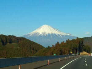 東名と新東名はどっち経由のほうが料金が安い？