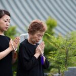 お墓で写真を撮ると心霊写真になる？ならない？