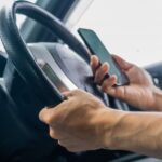運転中のスマホ「携帯電話使用等違反」の範囲は？