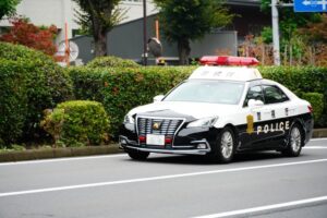 クラウンパトカーの値段は新車1台300万円くらい？