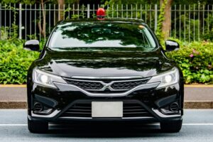 覆面パトカーのスピード違反取り締まりを見抜く方法