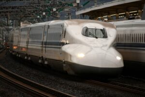 新幹線の空席を自由席で探すなら偶数号車が有利な理由