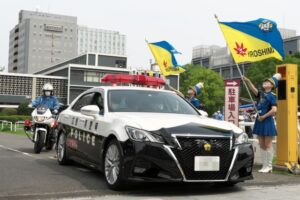 交通機動隊の「取り締まり専門」白黒パトカー判別法