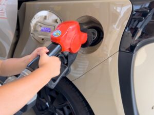 ガソリン代を節約するなら満タンにしないが鉄則