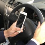 スマホながら運転で交通違反にならないケースとは